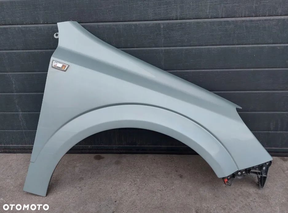 Błotnik prawy przód prawy przedni Opel Astra H III Z30C GCM - 1