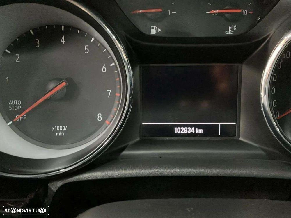 Opel Astra Sports Tourer - 12