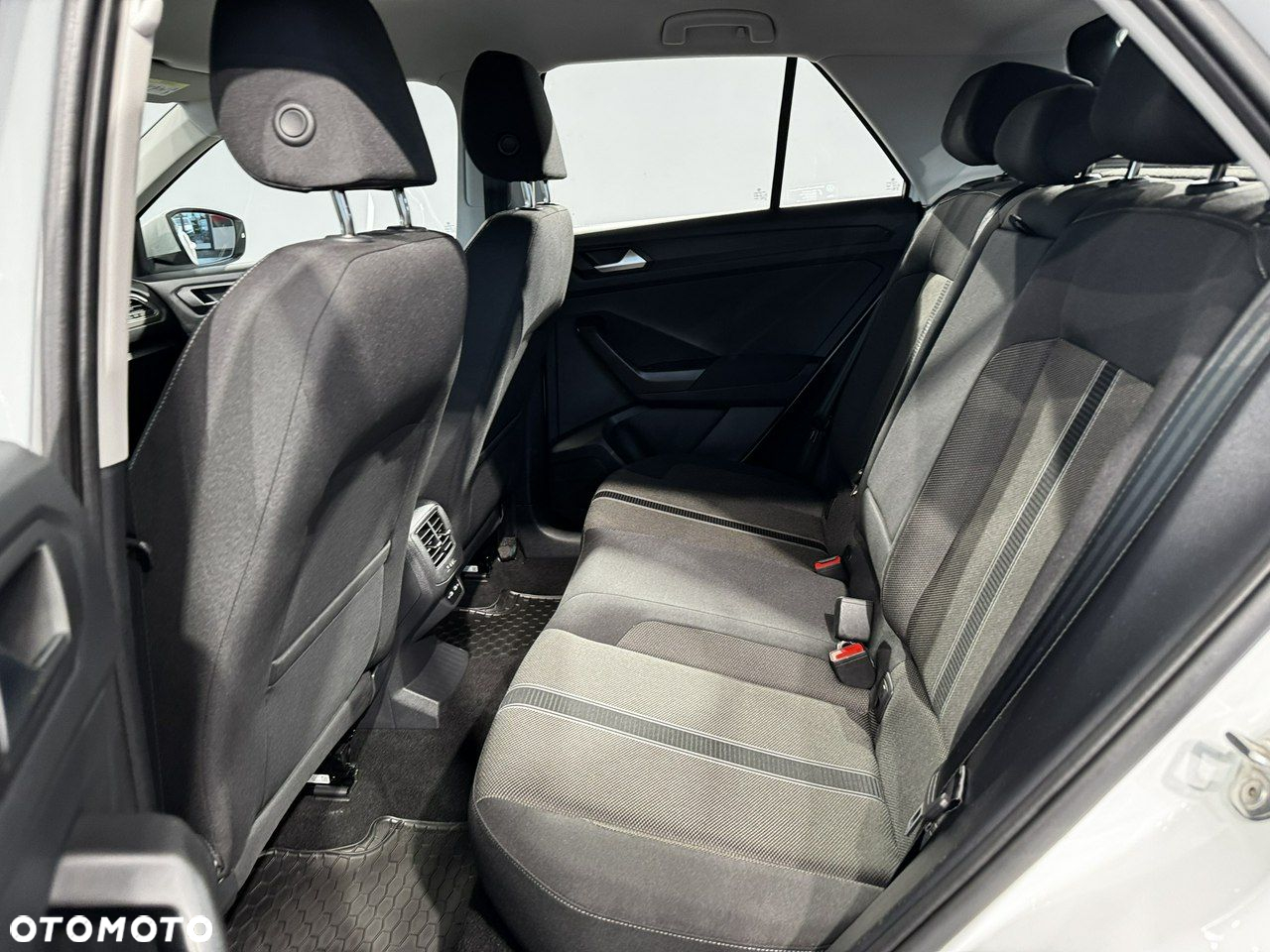 Volkswagen T-Roc - 14