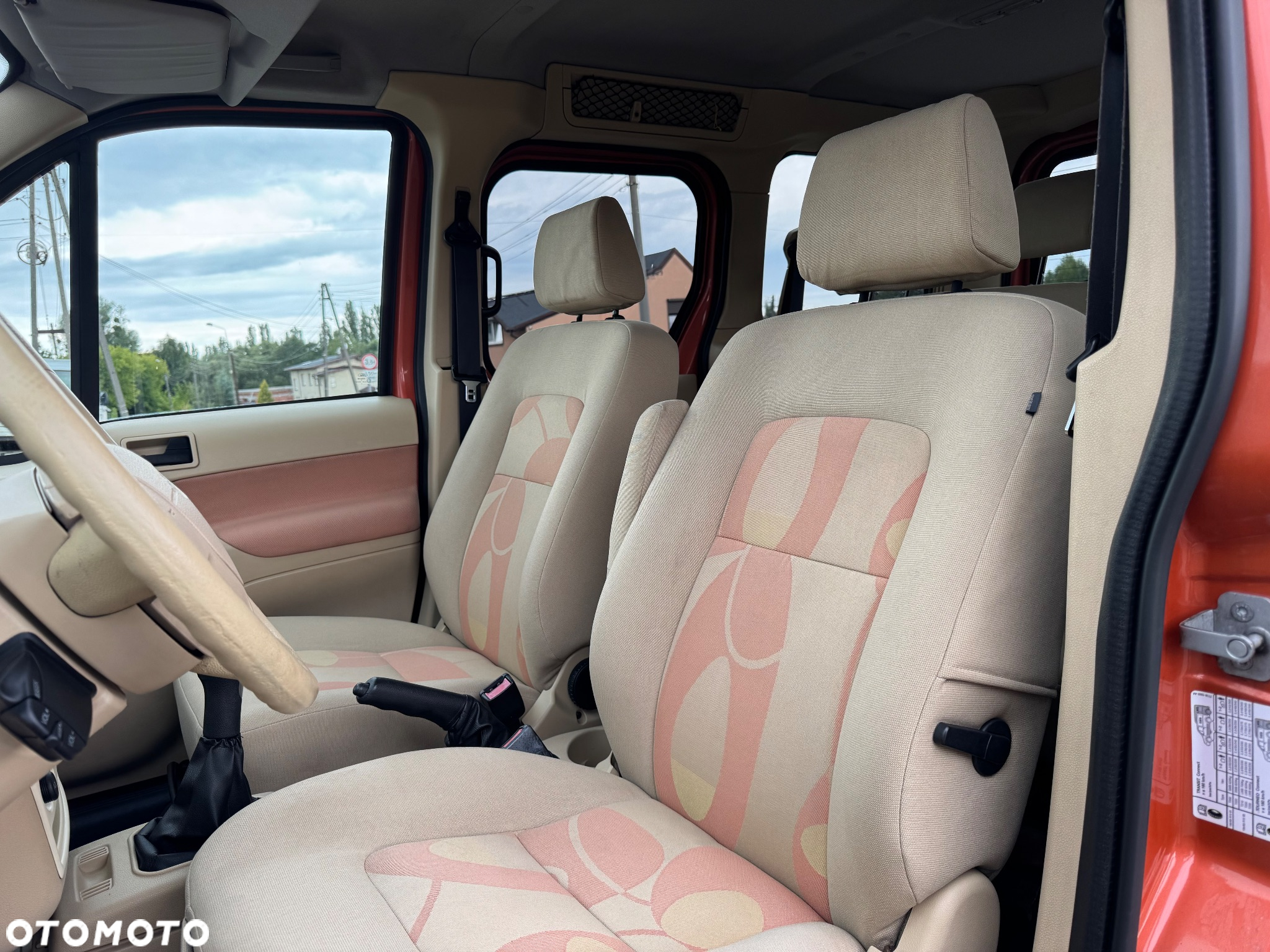 Ford Tourneo Connect - 12