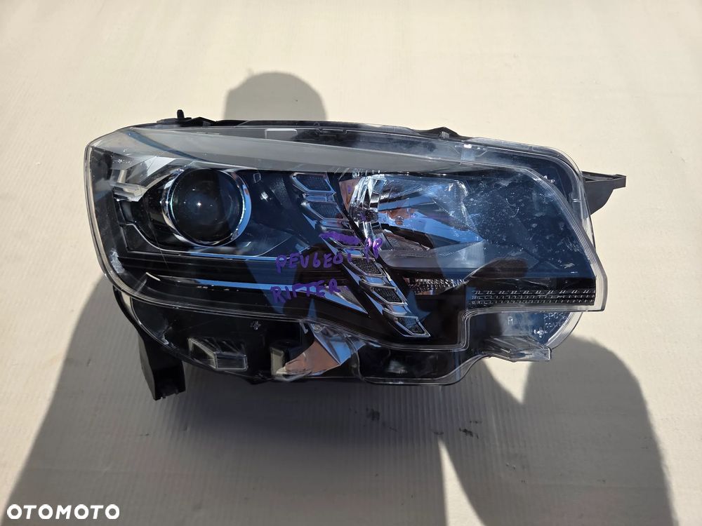 Lampa prawa przednia Peugeot Rifter 9816827180 - 1