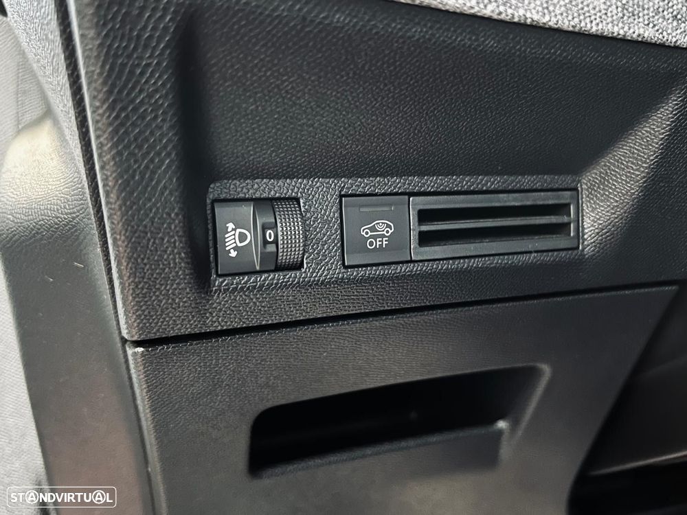 Peugeot 5008 1.2 Hybrid Allure e-DCS6 - 40