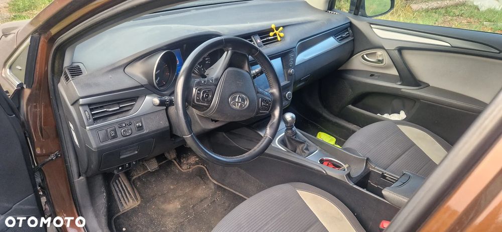 Toyota Avensis 1.6 D-4D Premium - 7