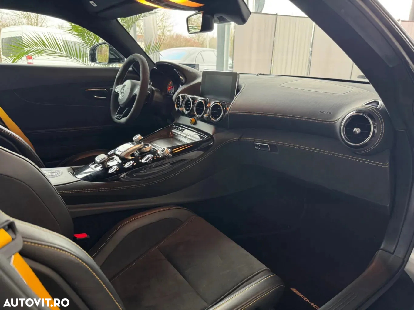 Mercedes-Benz AMG GT R Roadster - 11