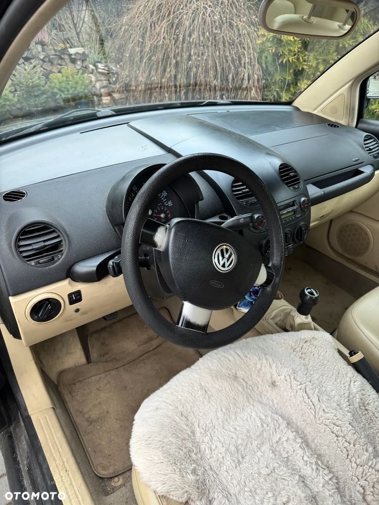 Volkswagen New Beetle - 5