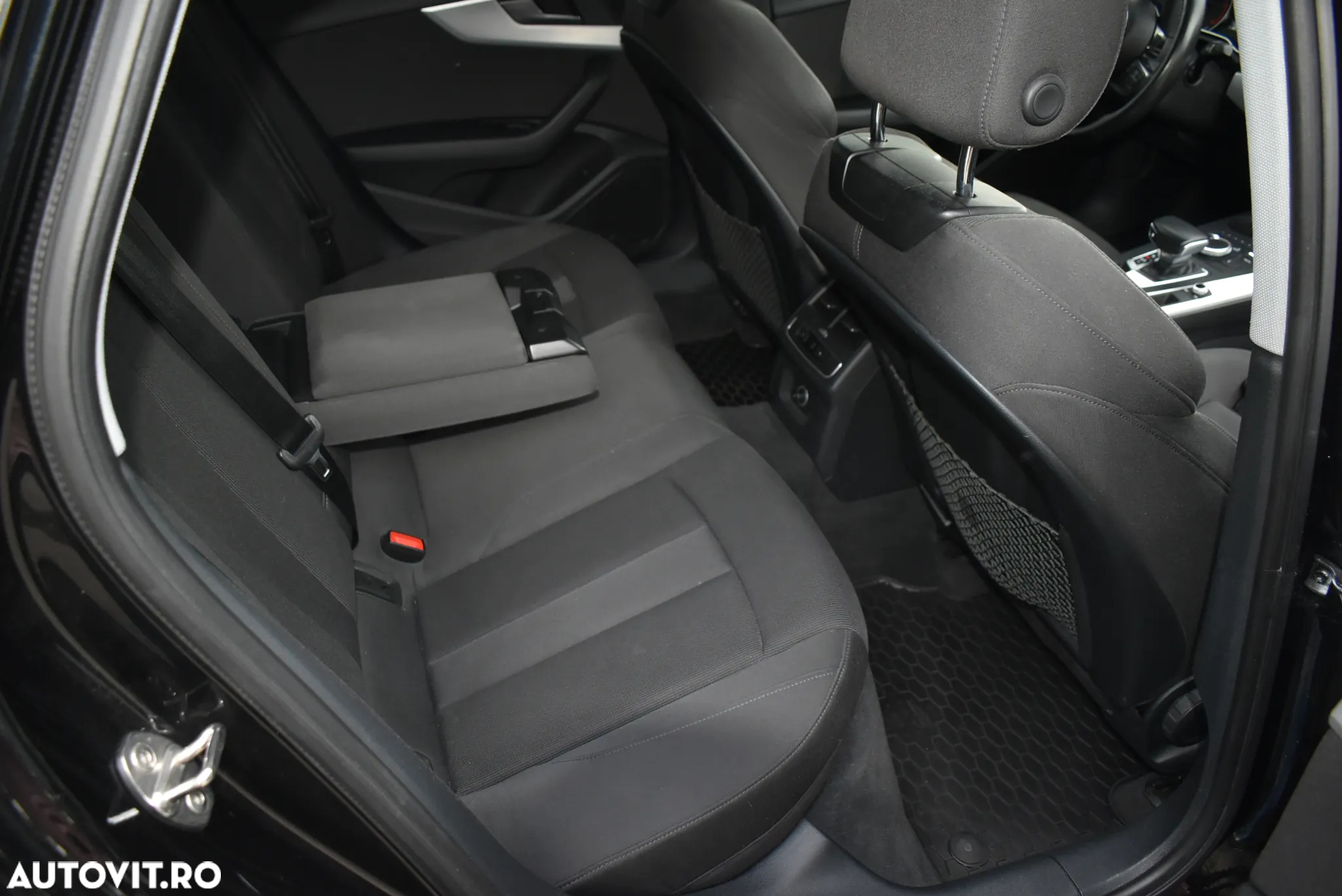 Audi A4 2.0 TDI S tronic - 7
