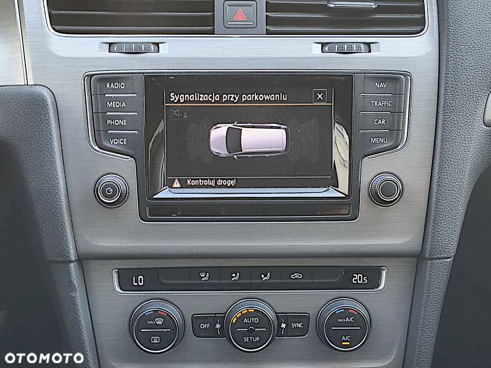 Volkswagen Golf 1.4 TSI BMT Comfortline - 22