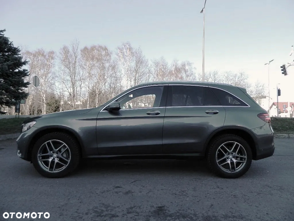 Mercedes-Benz GLC 300 4Matic 9G-TRONIC AMG Line - 8