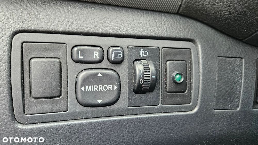 Toyota Avensis 1.8 VVT-i - 12