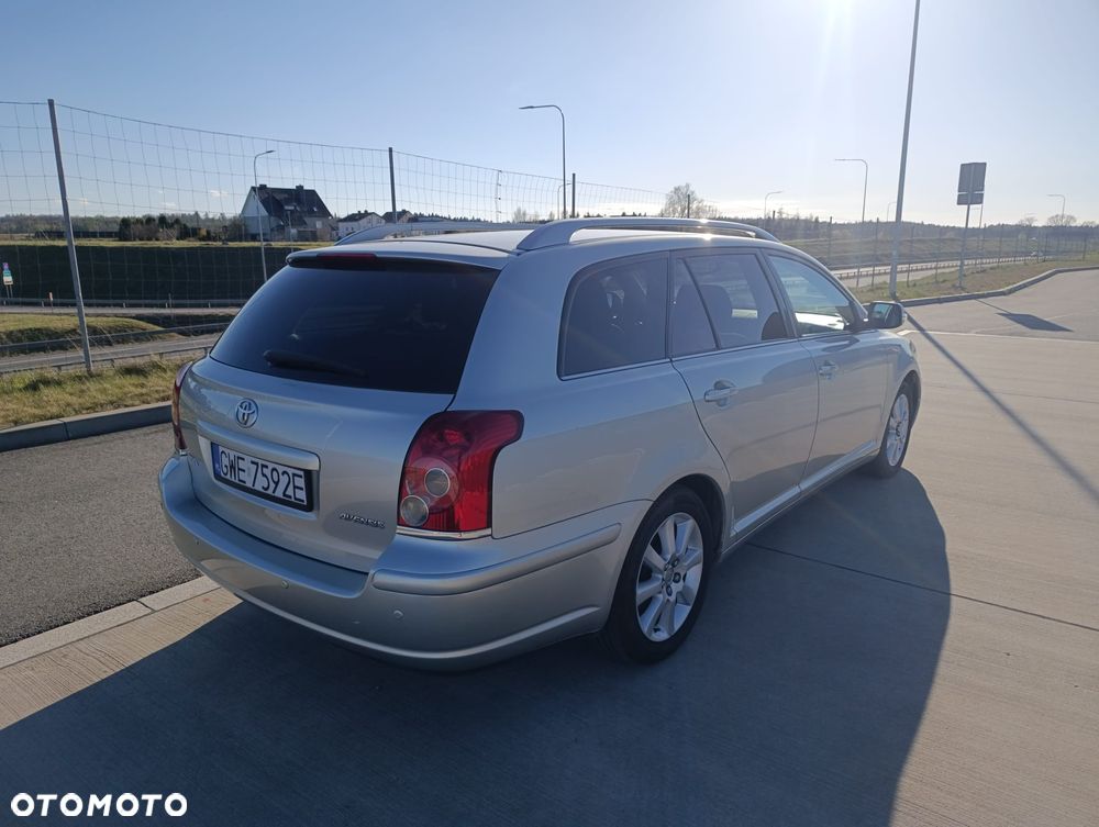 Toyota Avensis 1.8 VVT-i Sol - 4