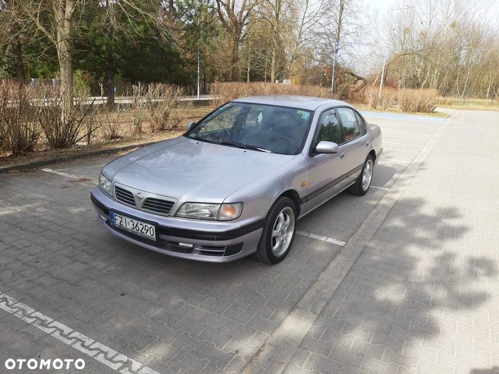 Nissan Maxima - 1