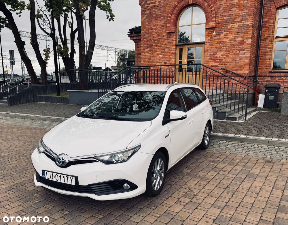 Toyota Auris 2016 photo 3