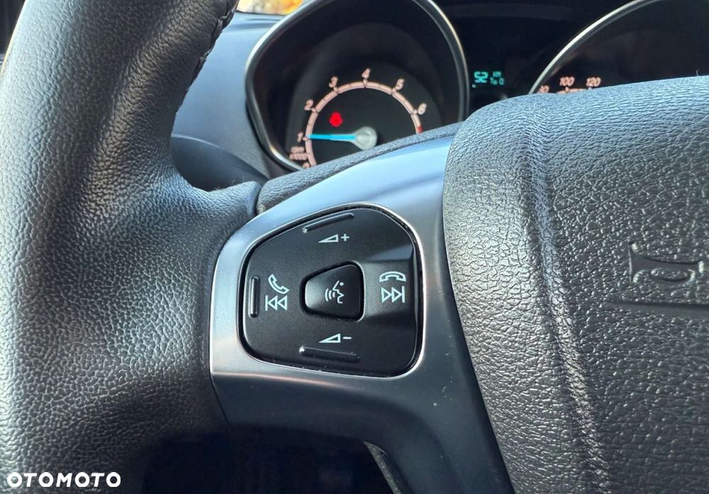 Ford Tourneo Courier - 14