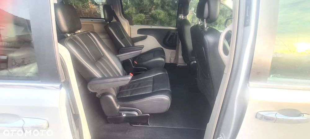 Chrysler Town & Country 3.6 Touring - 20