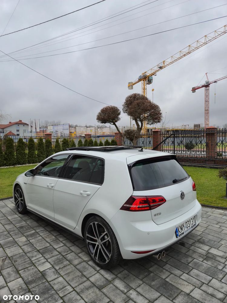 Volkswagen Golf - 3