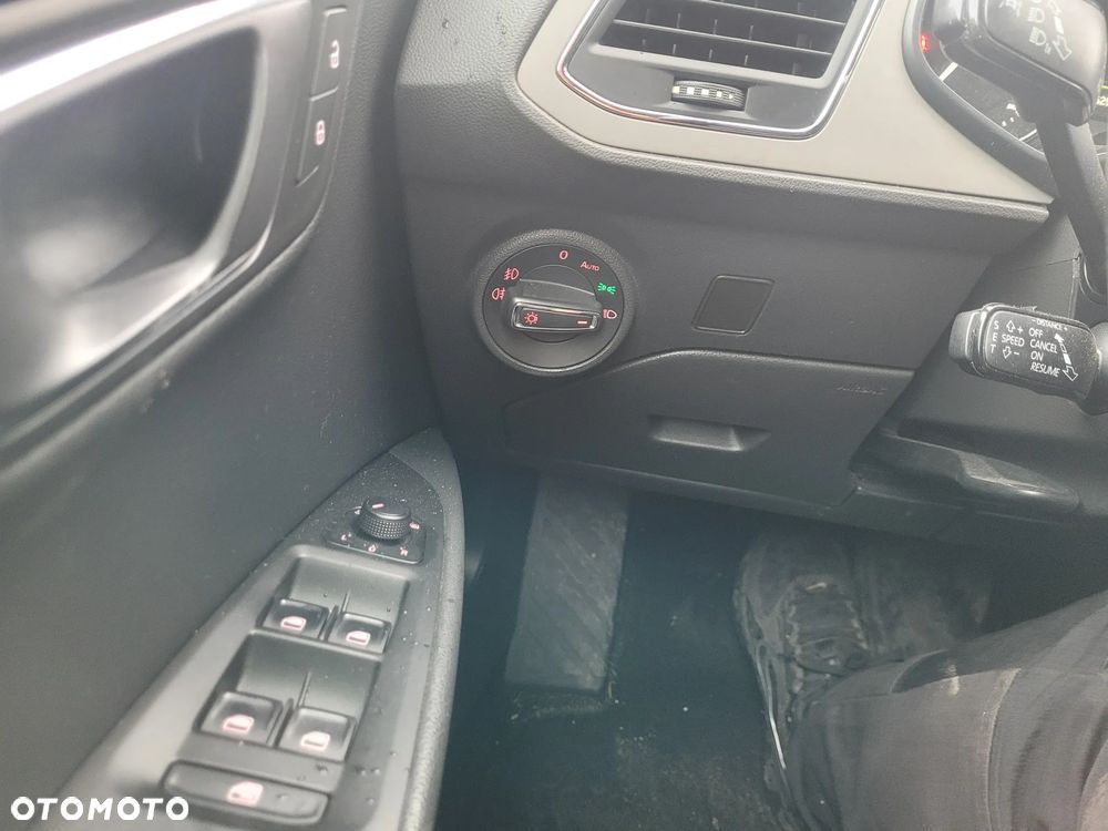 Seat Leon 2.0 TDI DPF Start&Stop DSG XCELLENCE - 35