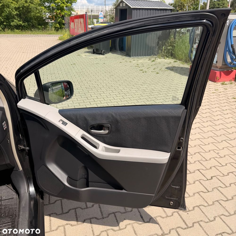 Toyota Yaris 1.4 D-4D Sol - 19