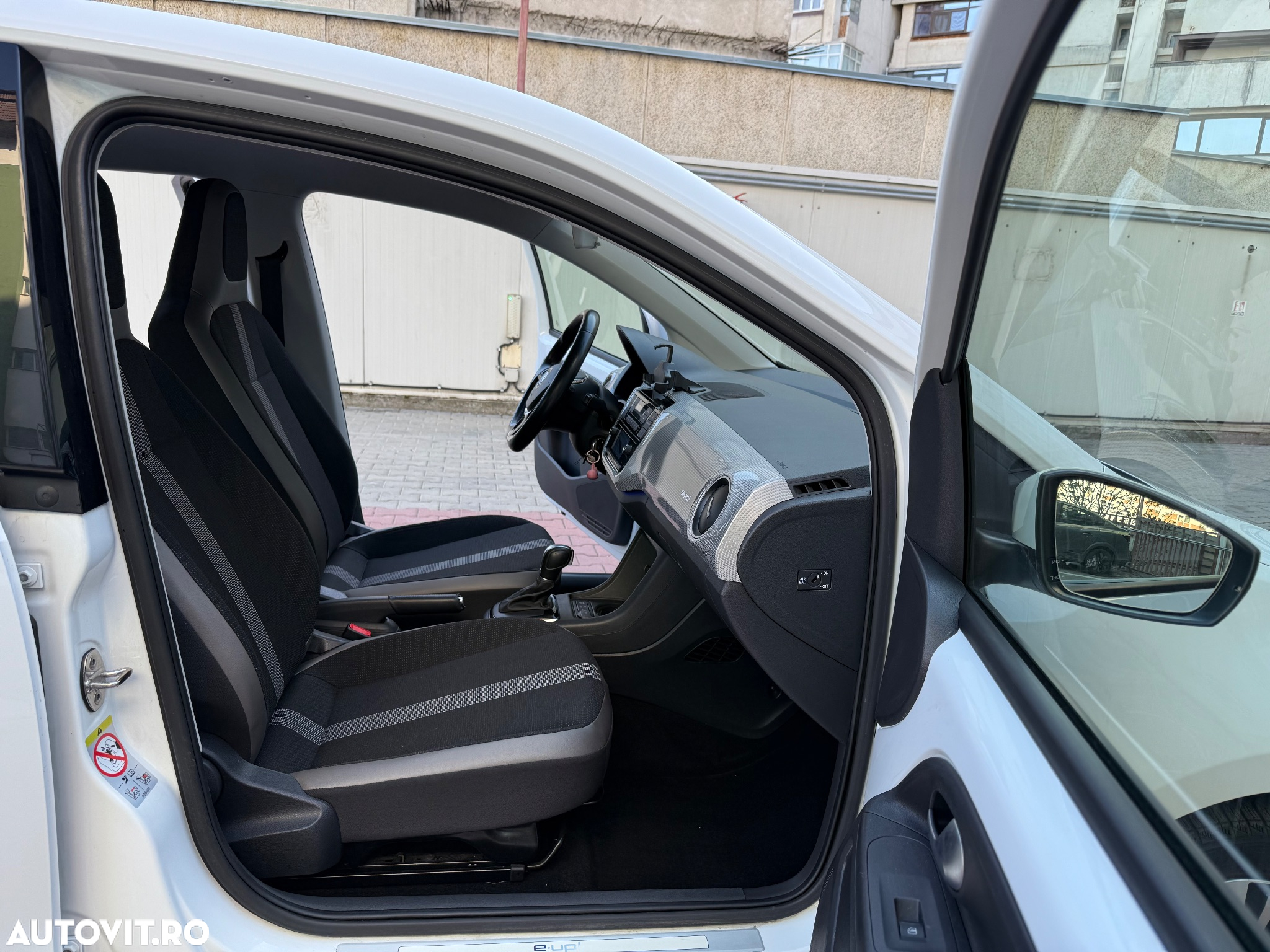 Volkswagen up! e-up! 32.3 kWh - 11