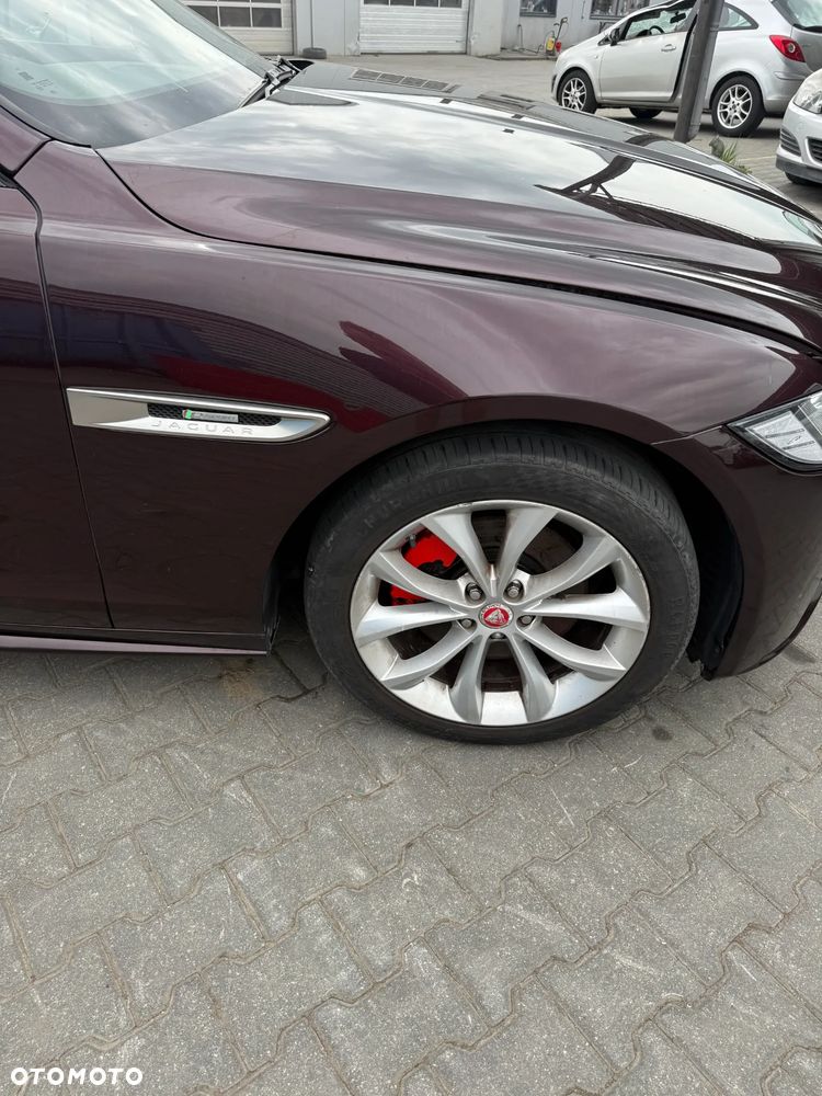 JAGUAR XF X260 CBR AURORA RED R-SPORT BŁOTNIK PRAWY PRZEDNI