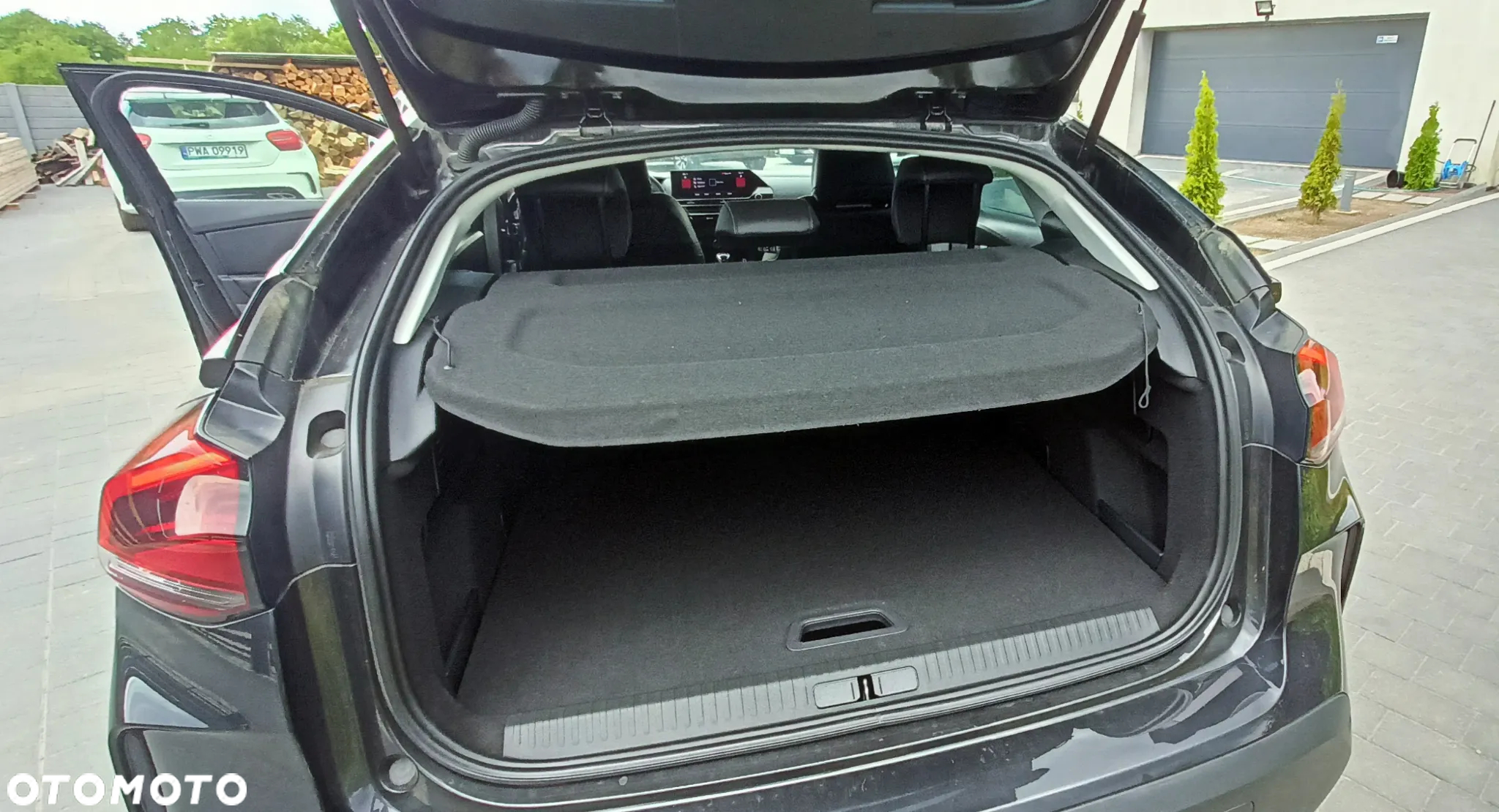 Citroën C4 1.2 PureTech Shine S&S - 4