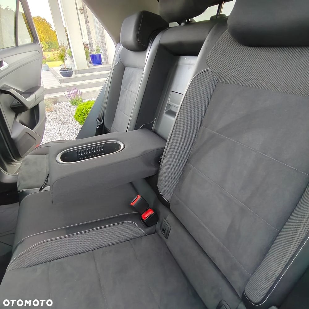 Volkswagen T-Roc - 9