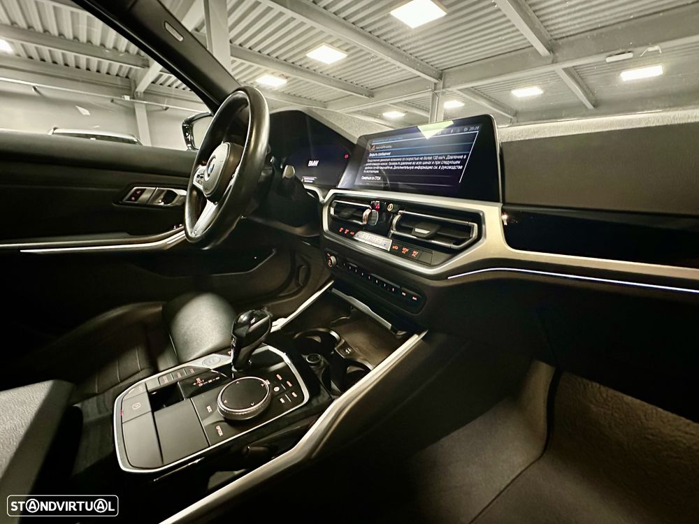 BMW 330 e Aut. Sport Line - 14