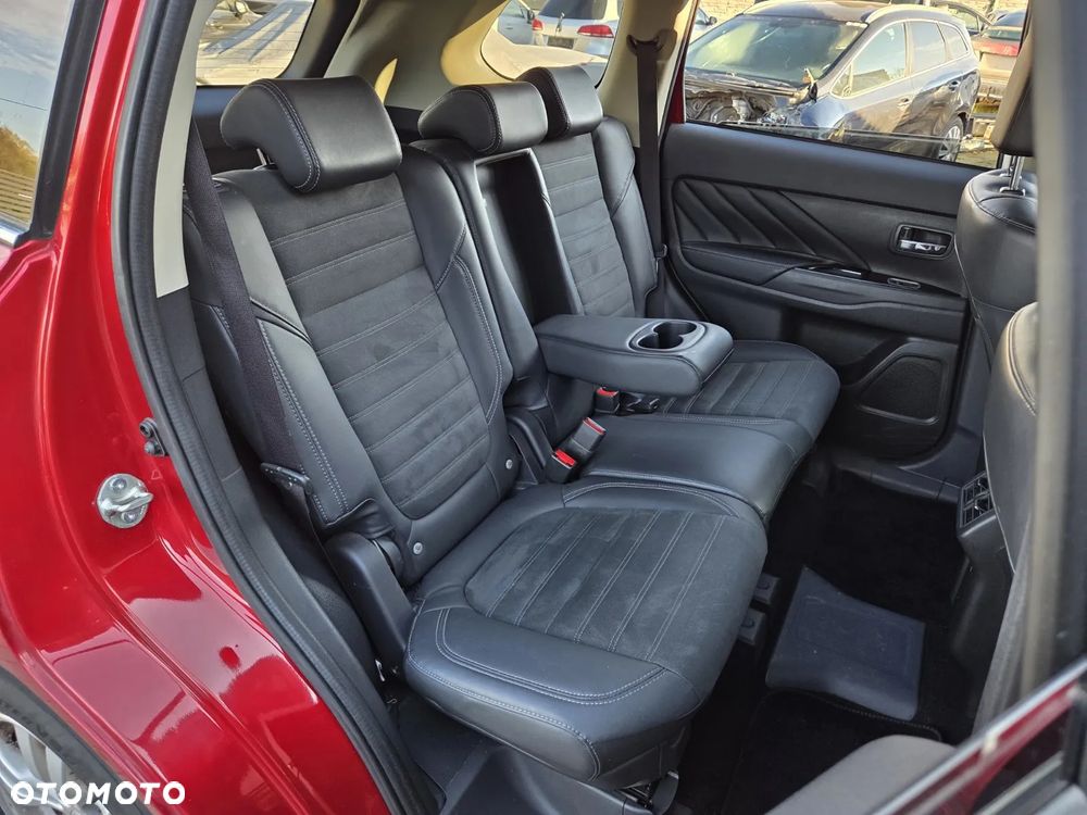 Mitsubishi Outlander - 13