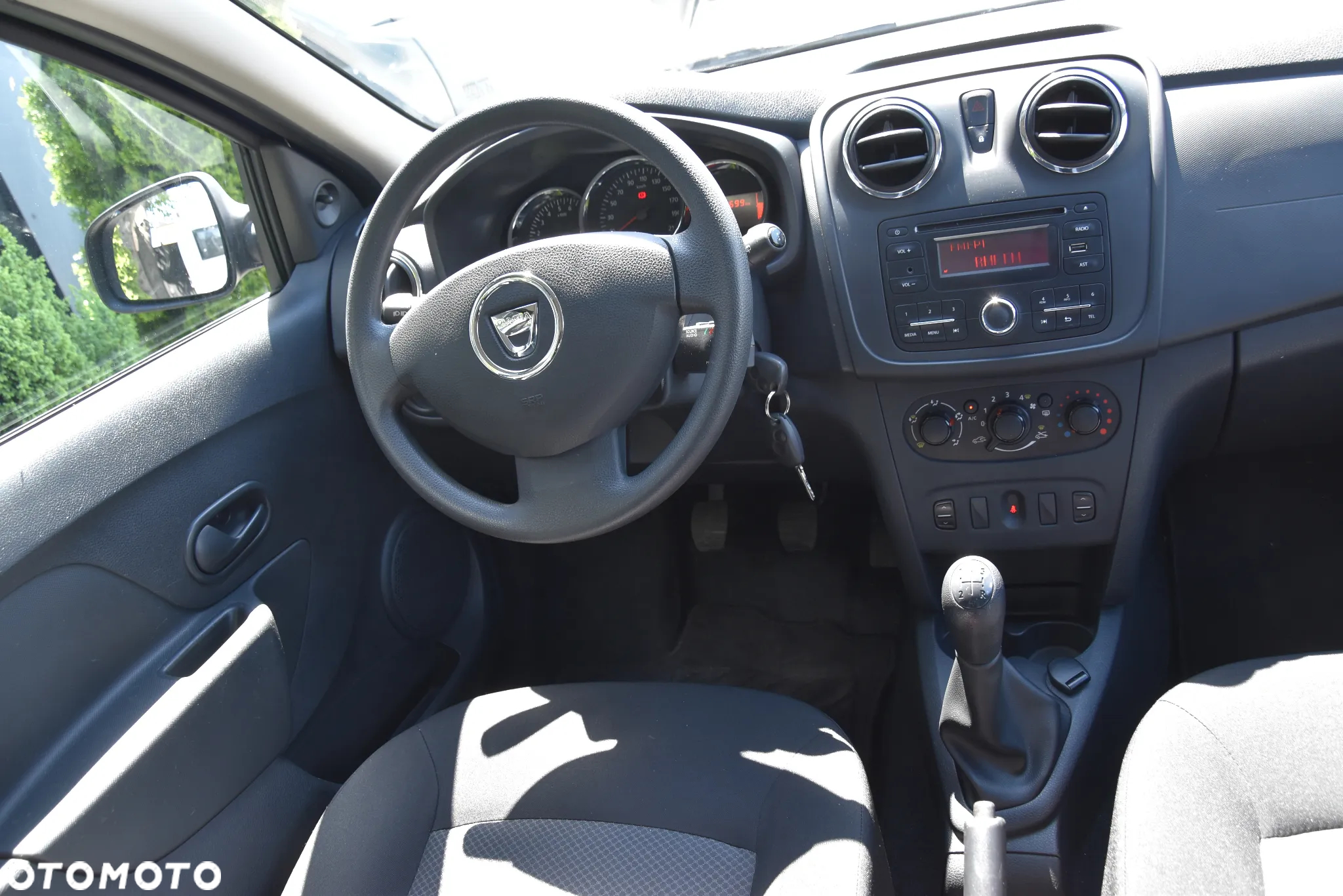 Dacia Logan MCV 1.2 16V 75 Ambiance - 13