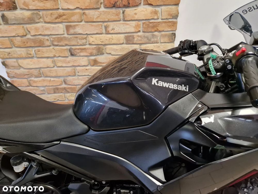 Kawasaki Ninja 400 - 15