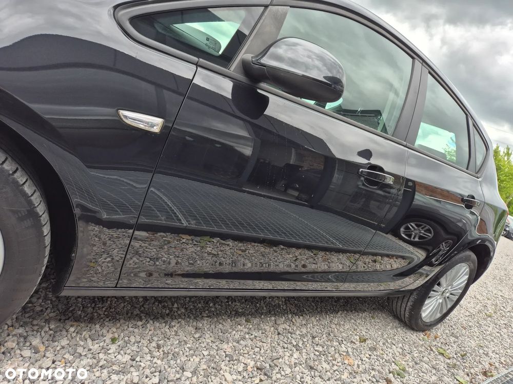 Opel Astra 1.6 CDTI Essentia - 19