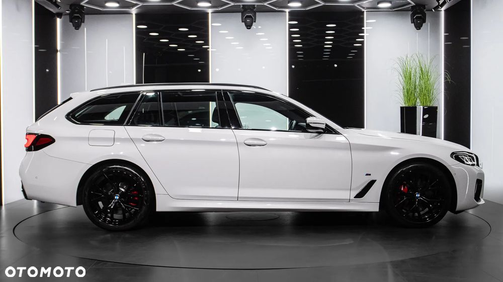 BMW Seria 5 530i xDrive mHEV M Sport sport - 9