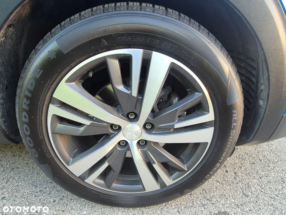 Peugeot 3008 1.2 PureTech GPF Allure S&S EAT8 - 26