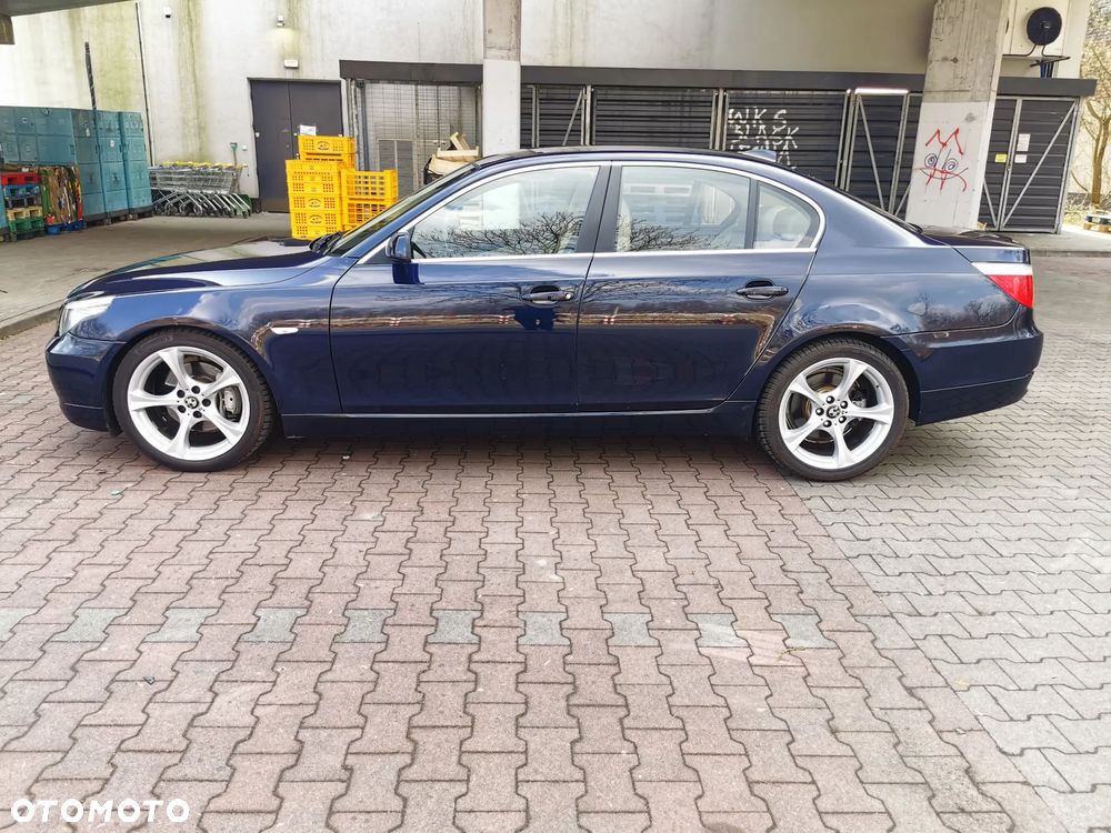 BMW Seria 5 523i Edition Exclusive - 3