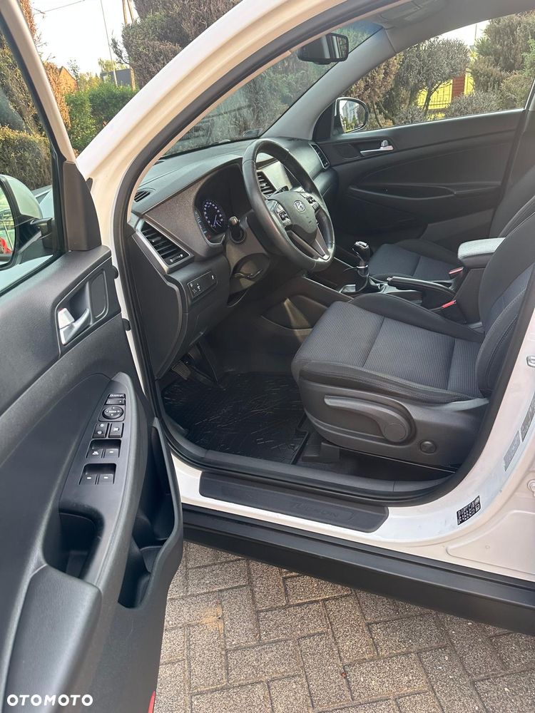 Hyundai Tucson 1.6 GDI BlueDrive Comfort 2WD - 21