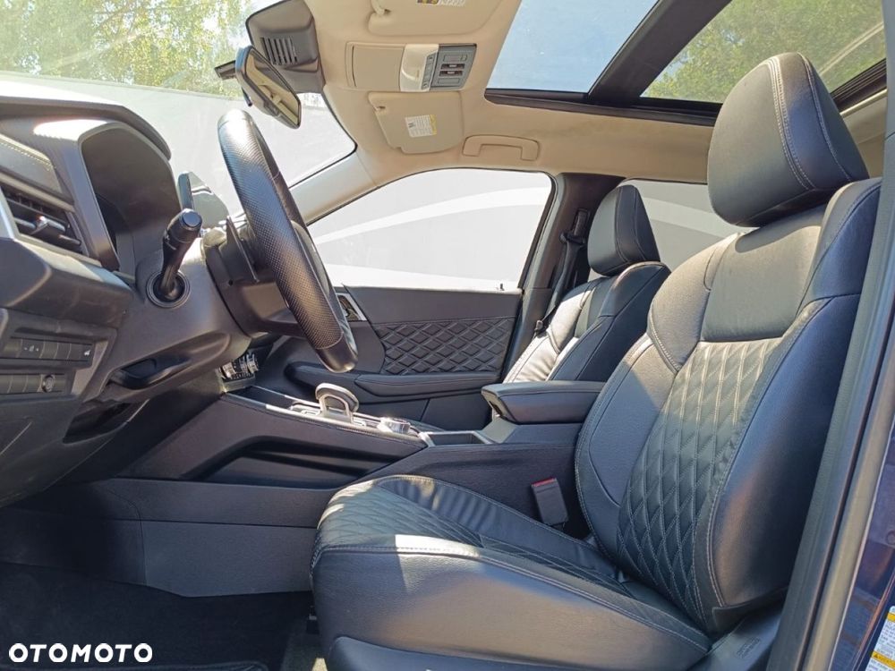 Mitsubishi Outlander - 18