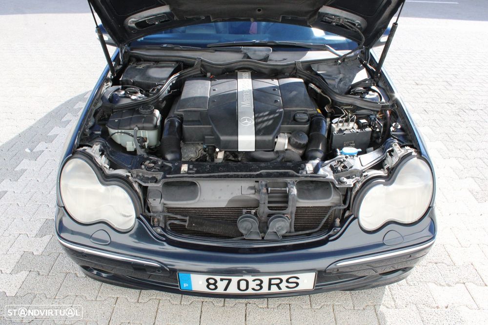 Mercedes-Benz C 240 Avantgarde 4-Matic - 12