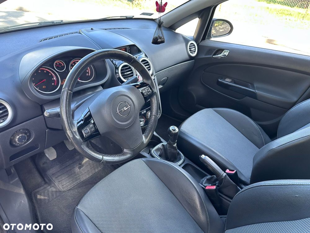 Opel Corsa 1.2 16V Essentia - 11