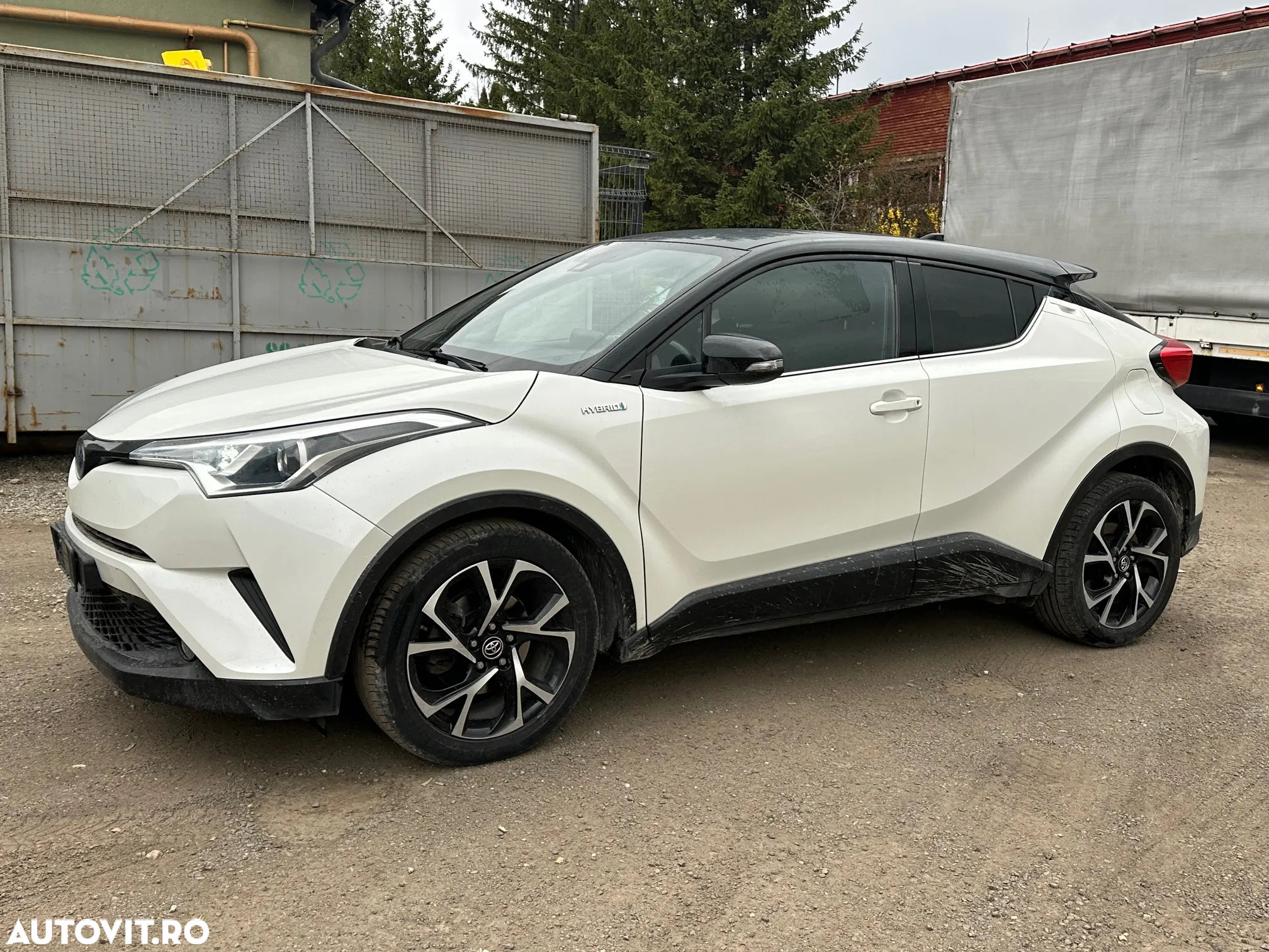 Toyota C-HR 1.8 HSD 122 CP 4x2 CVT C-lassy bi-tone - 23