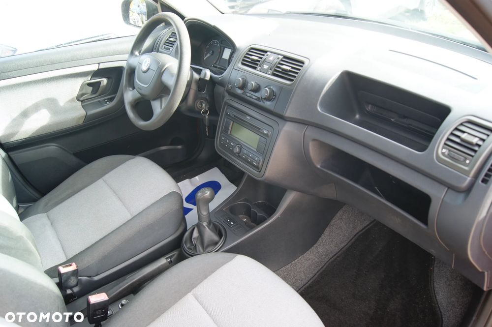 Skoda Fabia 1.2 HTP STYLE EDITION - 21