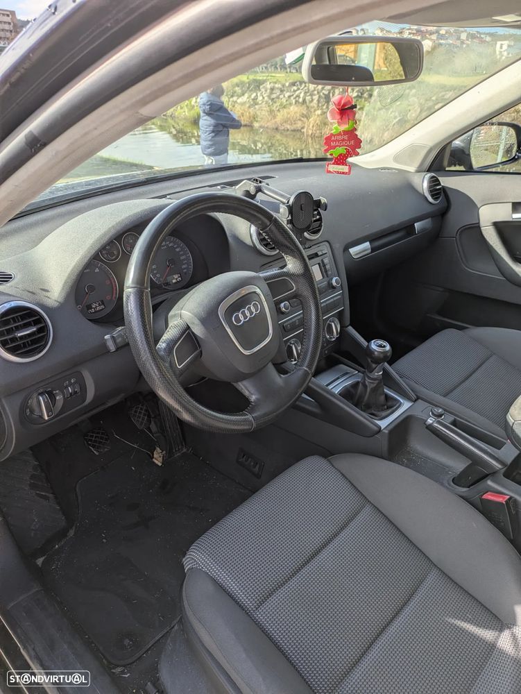 Audi A3 Sportback 1.6 TDI Attraction - 8