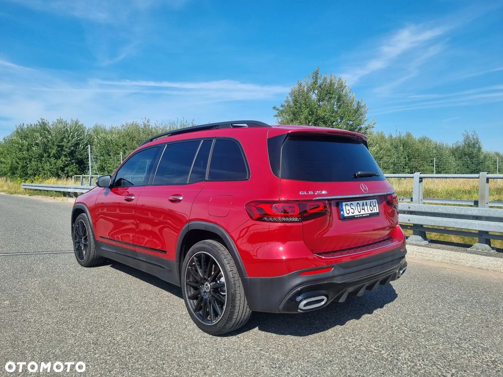 Mercedes-Benz GLB 250 4-Matic AMG Line 8G-DCT - 5
