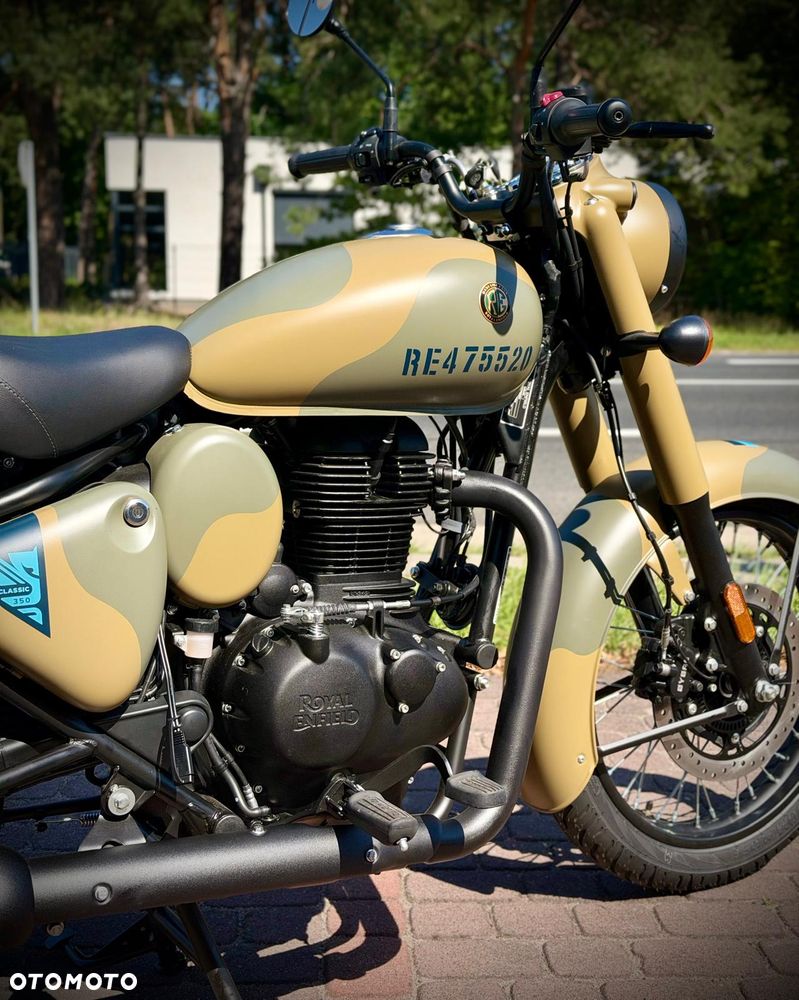 Royal Enfield Classic - 4
