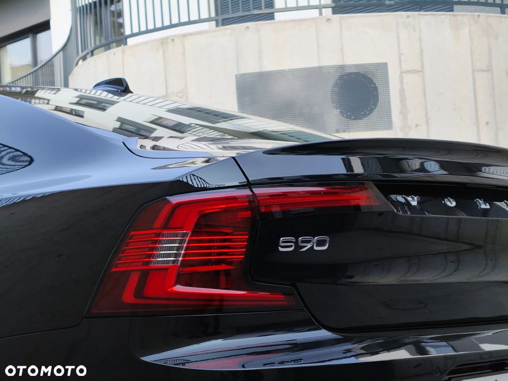 Volvo S90 D4 Momentum Pro - 30