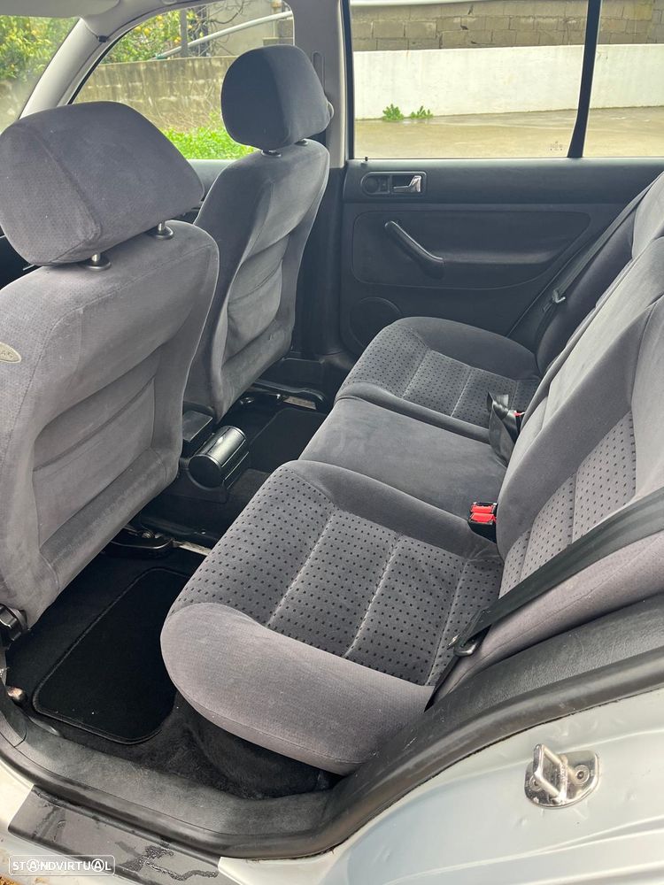 VW Golf 1.4i Confort - 9