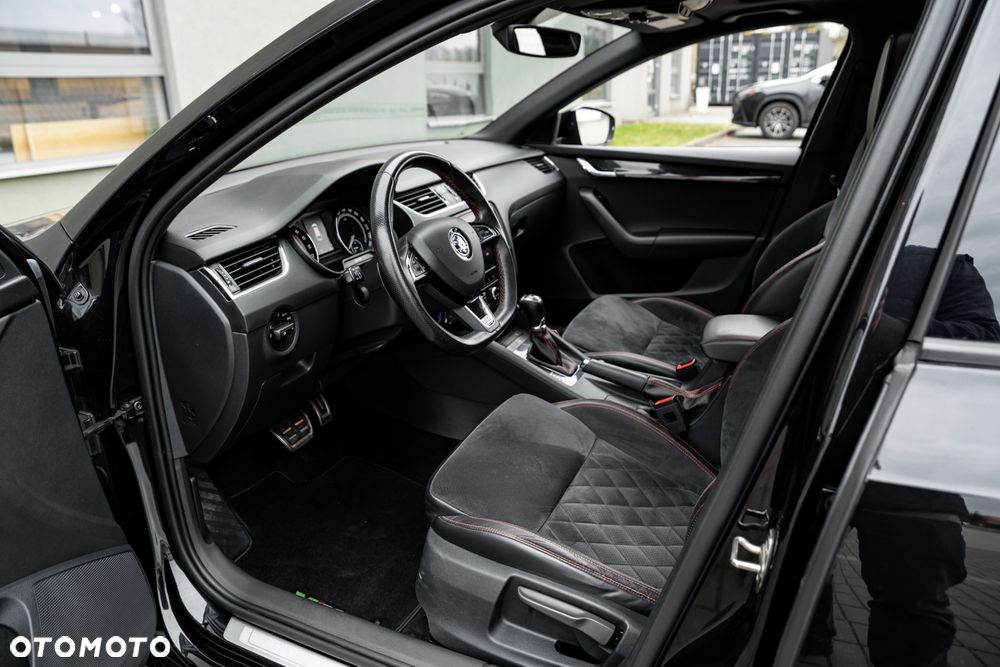 Skoda Octavia 2.0 TDI RS DSG - 17