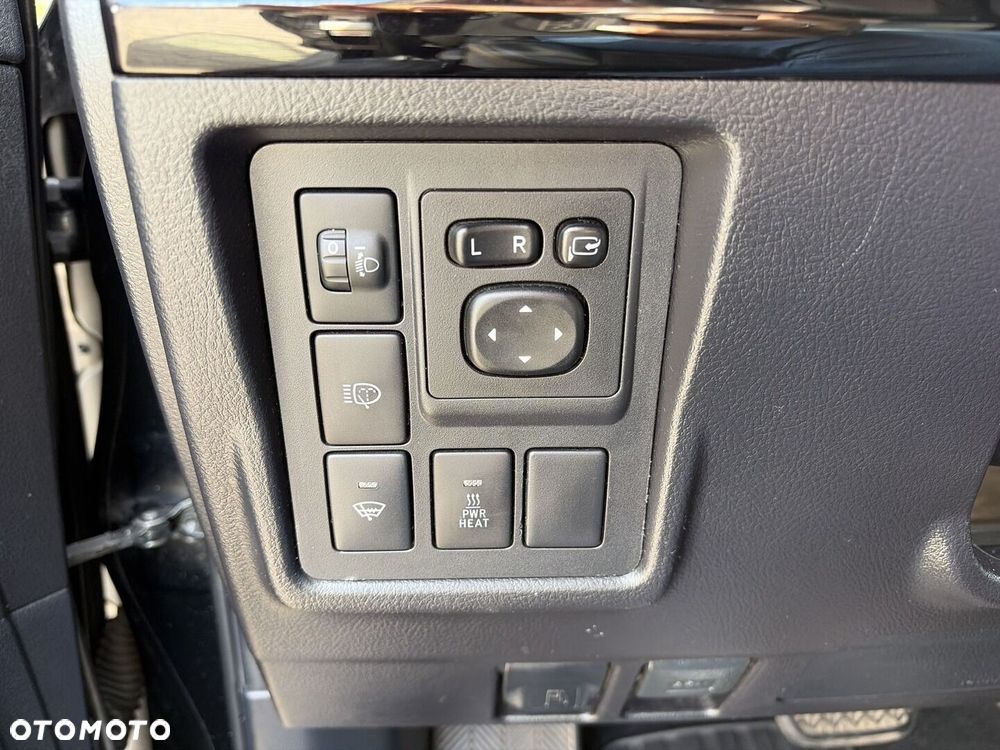 Toyota Land Cruiser - 27