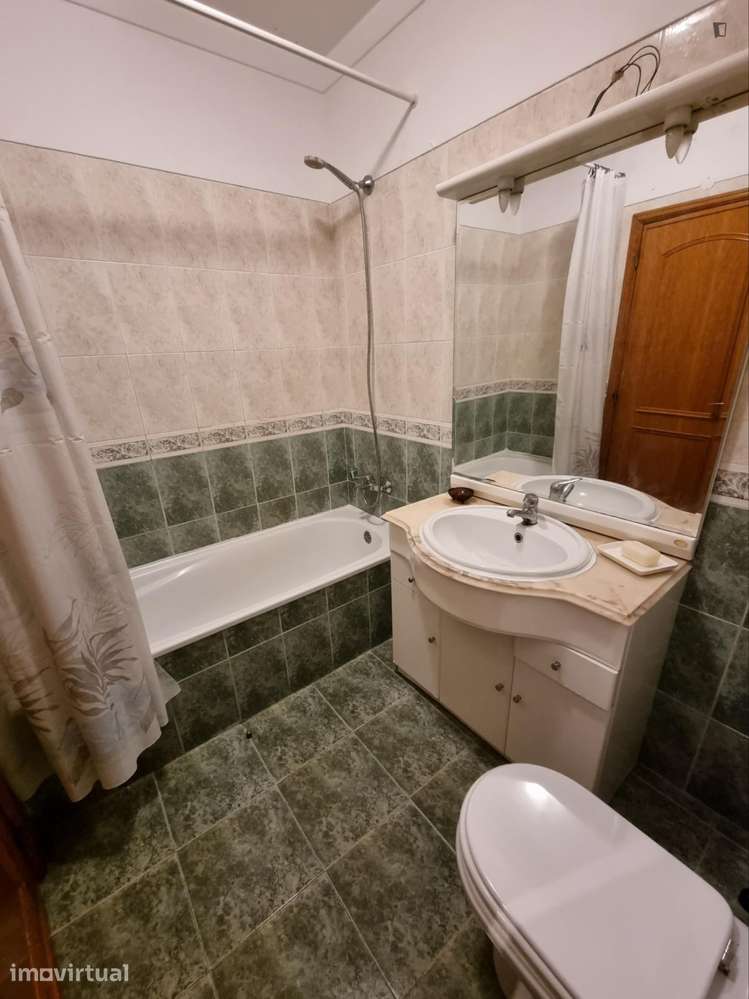 Quarto - localizado em Lisbon - Grande imagem: 4/7