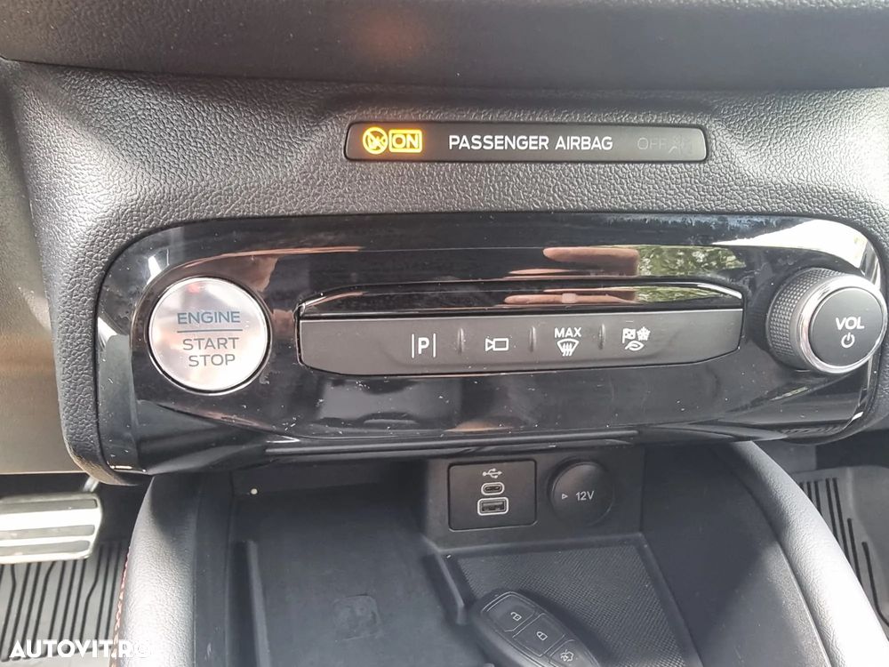 Ford Kuga 2.5 Duratec FWD PHEV ST-Line X - 14