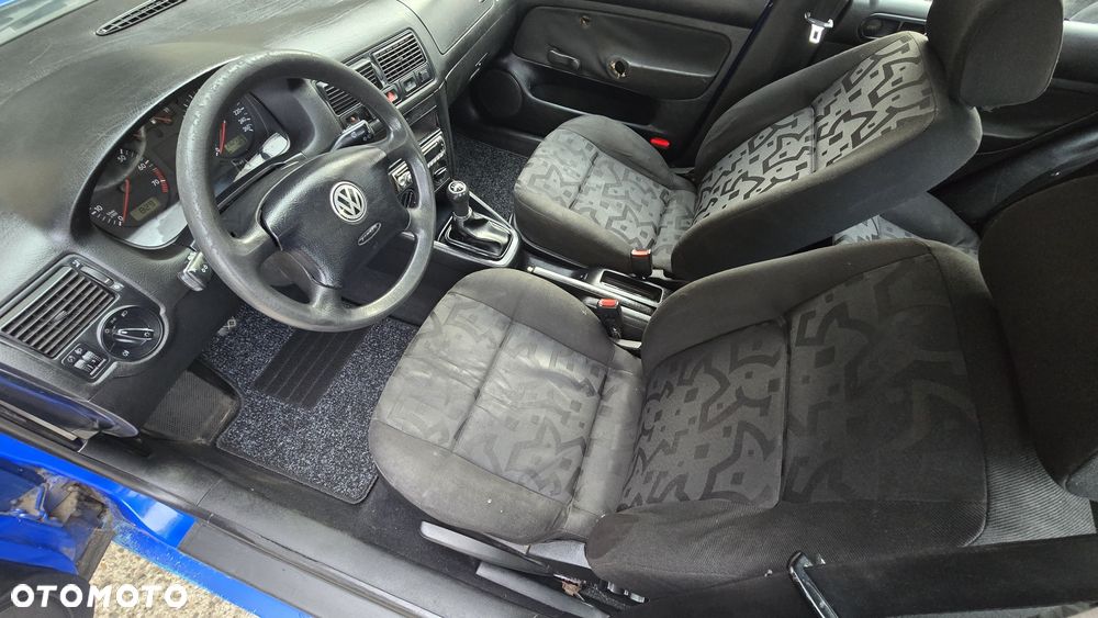 Volkswagen Golf - 5