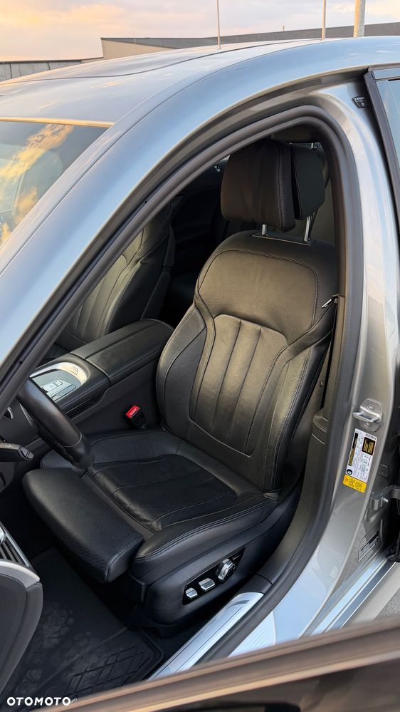BMW Seria 7 740Li sport - 17